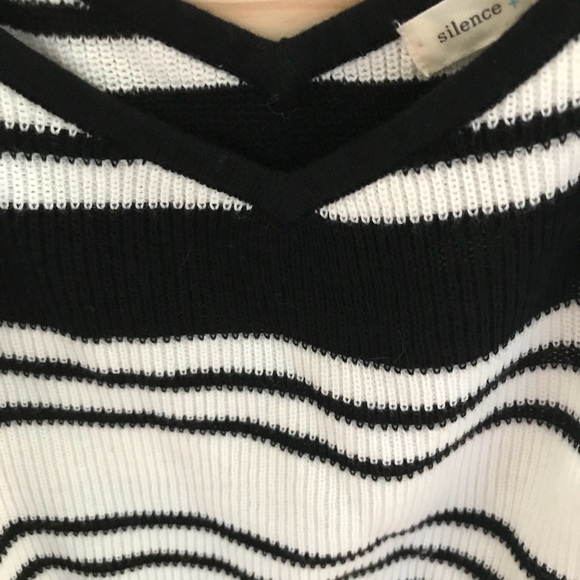 Silence and Noise Striped Crop Top - Picture 4 of 4